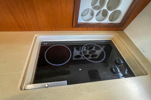 2004 Tiara 3800 Open 2 burner cooktop