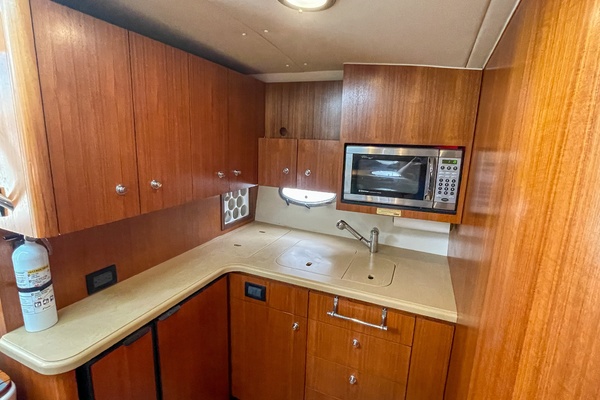 2004 Tiara 3800 Open Corian countertops