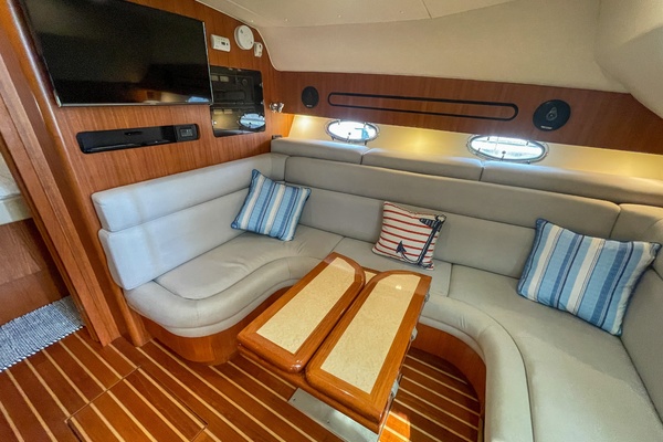 2004 Tiara 3800 Open salon