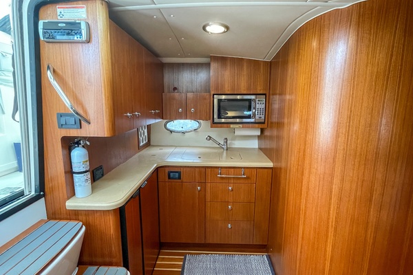 2004 Tiara 3800 Open galley
