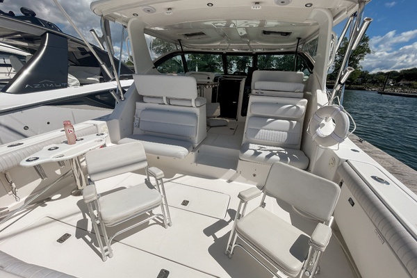 2004 Tiara 3800 Open starboard aft deck