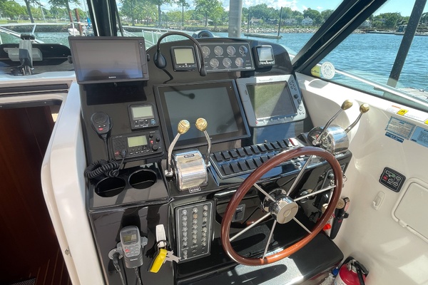 2004 Tiara 3800 Open helm