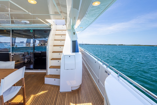 PAPAITO 80ft Ferretti Yachts Yacht For Sale