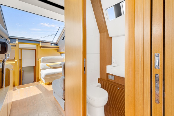 PAPAITO 80ft Ferretti Yachts Yacht For Sale