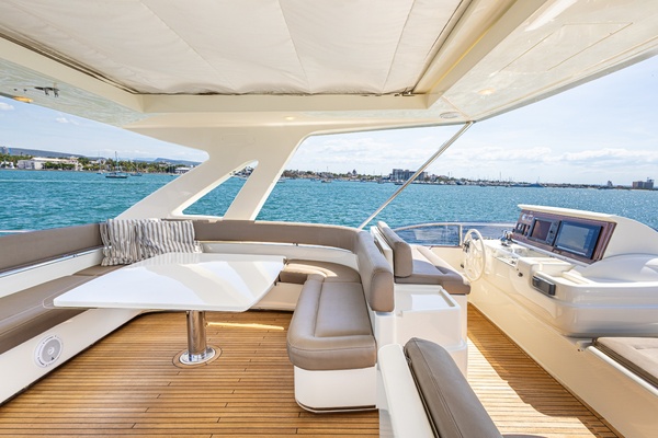PAPAITO 80ft Ferretti Yachts Yacht For Sale