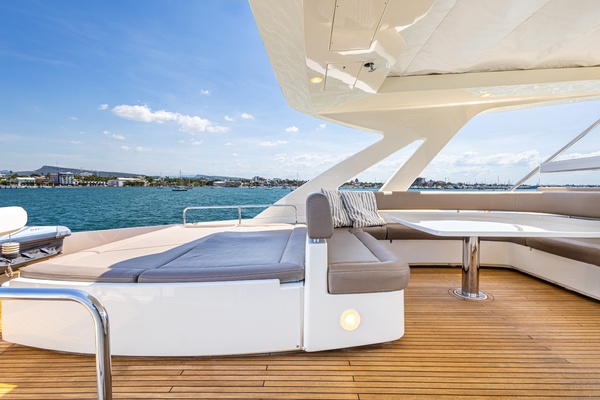 PAPAITO 80ft Ferretti Yachts Yacht For Sale