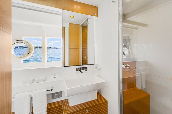 PAPAITO 80ft Ferretti Yachts Yacht For Sale