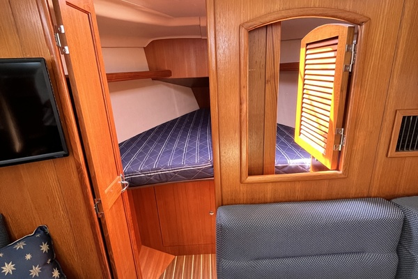Laura Marie 36ft Hunter Yacht For Sale
