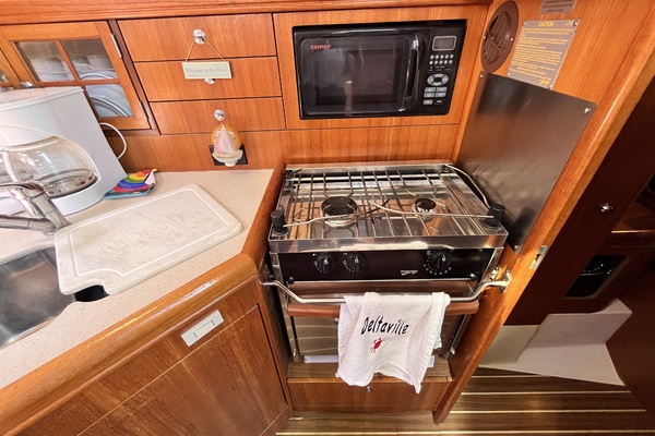 Laura Marie 36ft Hunter Yacht For Sale