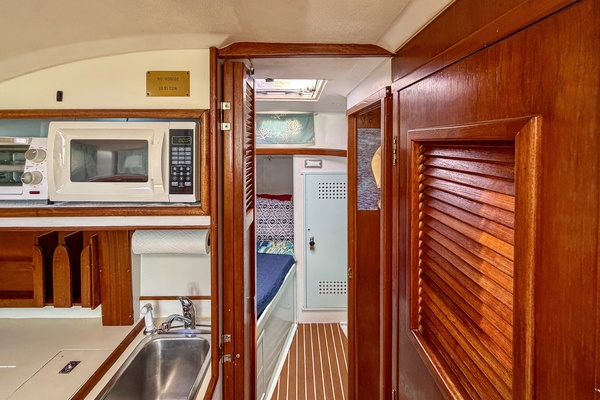 Kahuna 30ft Nonsuch Yacht For Sale