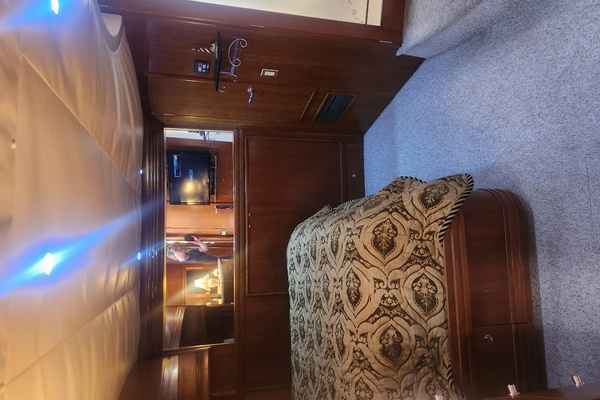 Moonstruck 53ft Carver Yacht For Sale