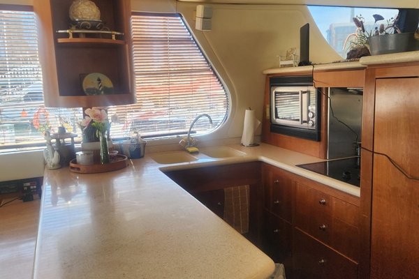 Moonstruck 53ft Carver Yacht For Sale