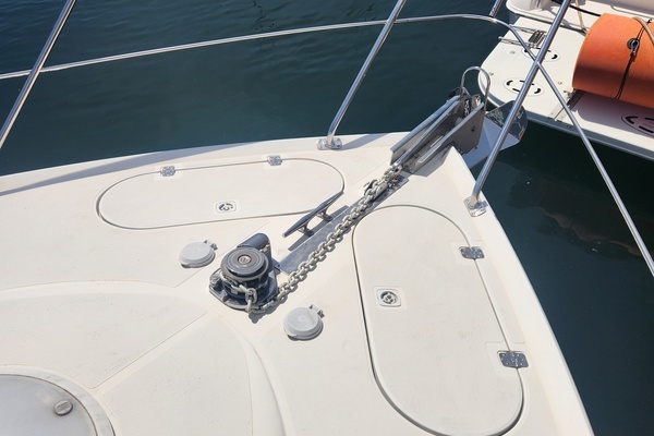 Photo of the 1998 Carver Voyager "Moonstruck"
