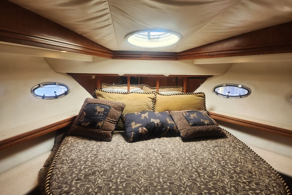 Moonstruck 53ft Carver Yacht For Sale