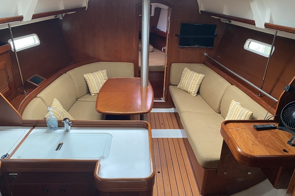 Excalibur 37ft Beneteau Yacht For Sale