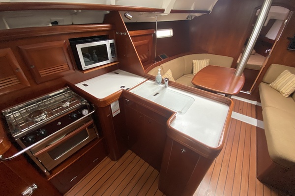 Excalibur 37ft Beneteau Yacht For Sale