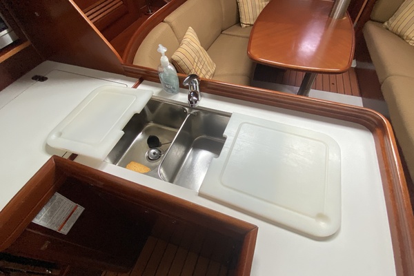 Excalibur 37ft Beneteau Yacht For Sale