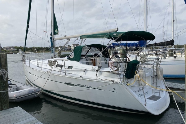 Photo of the 2004 Beneteau 373 "Excalibur"