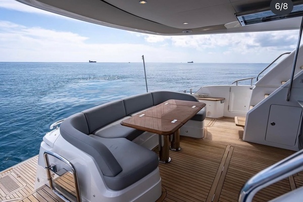 2023 Princess 65