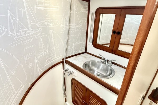 Makai 42ft Tayana Yacht For Sale