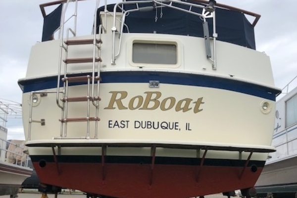 RoBoat 42ft Hatteras Yacht For Sale