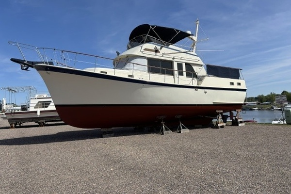 RoBoat 42ft Hatteras Yacht For Sale