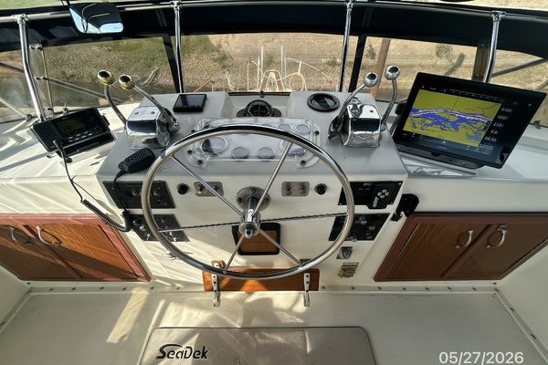 RoBoat 42ft Hatteras Yacht For Sale