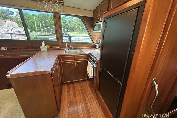 RoBoat 42ft Hatteras Yacht For Sale