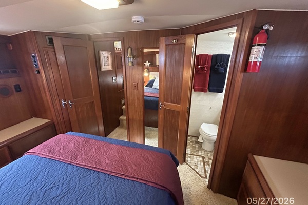 RoBoat 42ft Hatteras Yacht For Sale