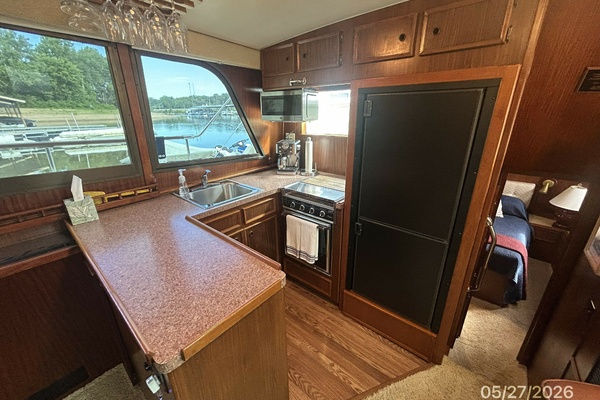 RoBoat 42ft Hatteras Yacht For Sale