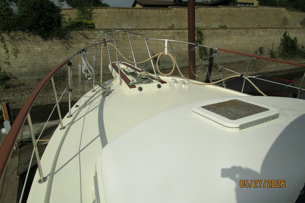 RoBoat 42ft Hatteras Yacht For Sale