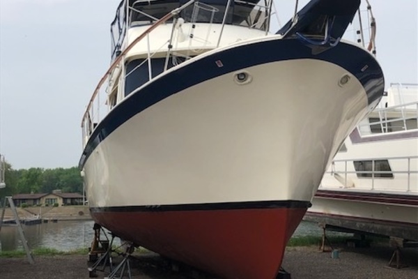 RoBoat 42ft Hatteras Yacht For Sale