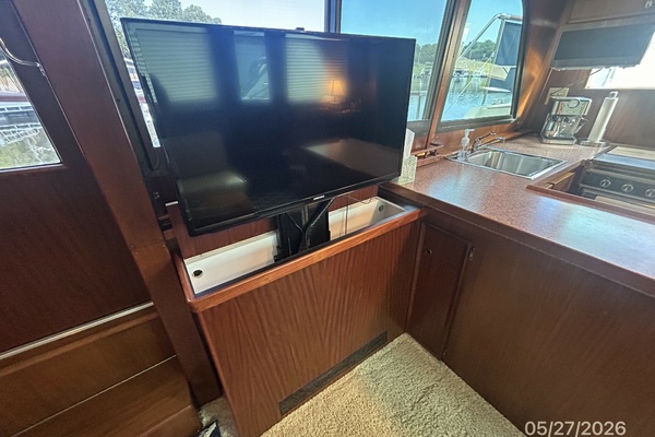 RoBoat 42ft Hatteras Yacht For Sale