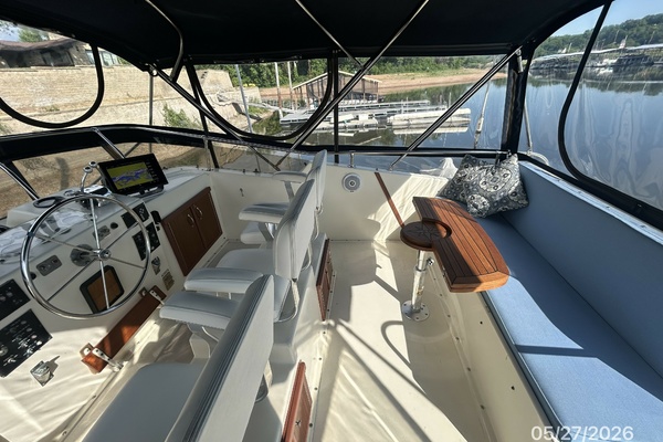 RoBoat 42ft Hatteras Yacht For Sale