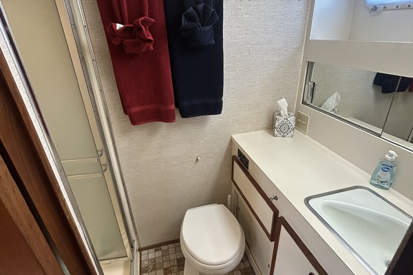 RoBoat 42ft Hatteras Yacht For Sale