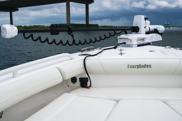 25ft Everglades Yacht For Sale