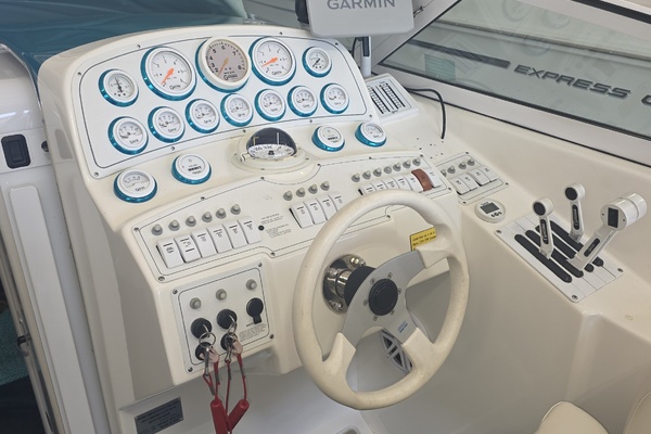 38ft Powerquest Yacht For Sale
