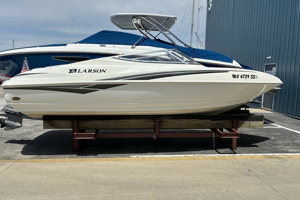 20-ft-Larson-2005-- Muskegon Michigan United States  yacht for sale