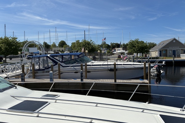43ft Wellcraft Yacht For Sale
