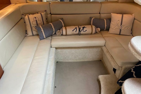 32ft Sea Ray Yacht For Sale