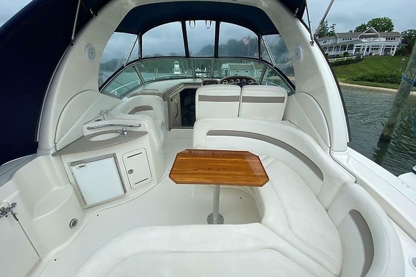 Photo of the 2004 Sea Ray 320 Sundancer