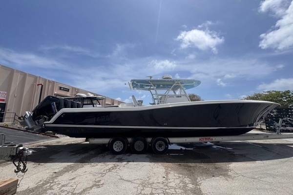 2019 Invincible 42