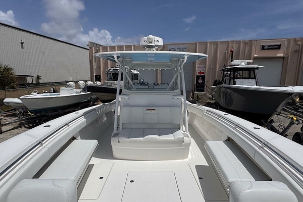 2019 Invincible 42