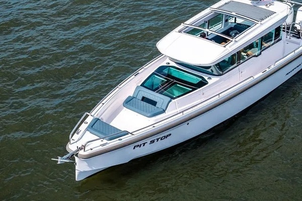 2022 Axopar 37 XC CROSS CABIN 37ft Axopar Yacht For Sale