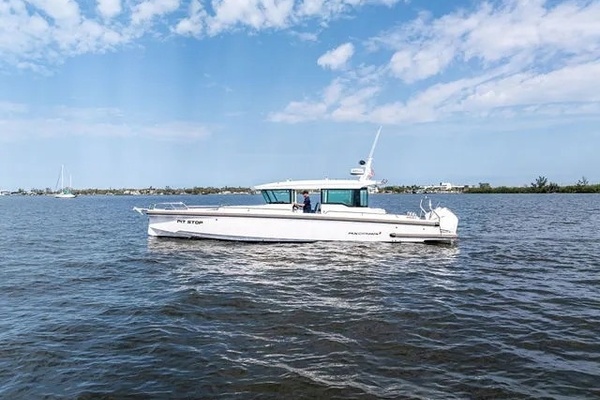 2022 Axopar 37 XC CROSS CABIN 37ft Axopar Yacht For Sale