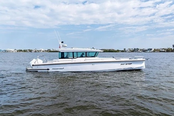 2022 Axopar 37