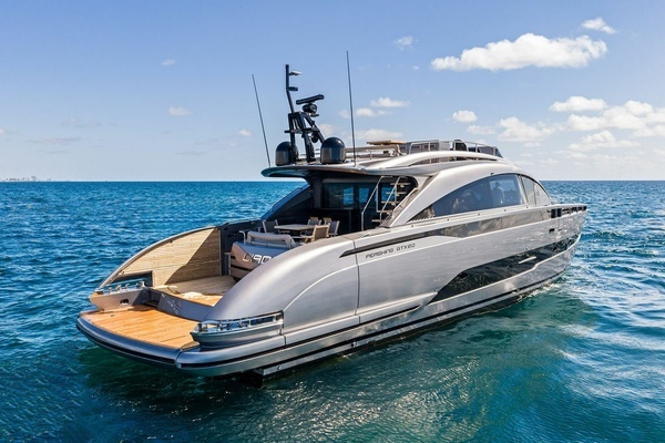 2025 Pershing 80
