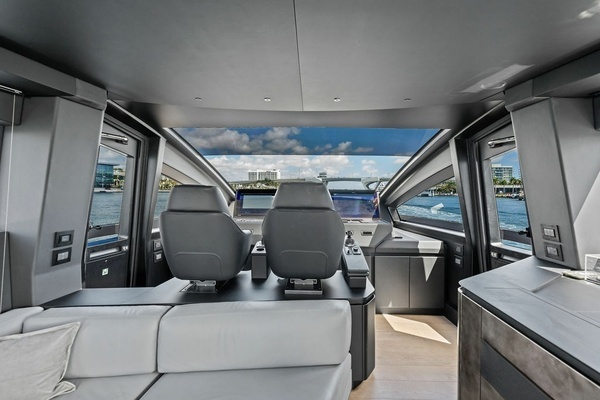 2025 Pershing 80