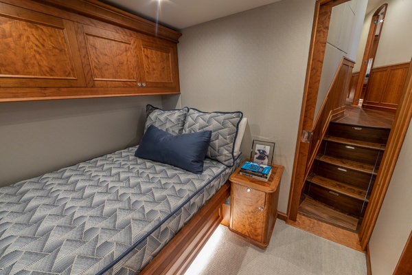 REEL DEVELOPMENT 84ft Jarrett Bay Yacht For Sale