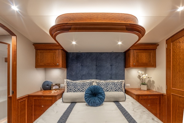 REEL DEVELOPMENT 84ft Jarrett Bay Yacht For Sale